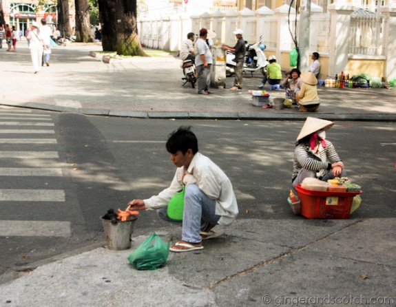 Bánh Tráng Nuong Street Vendor